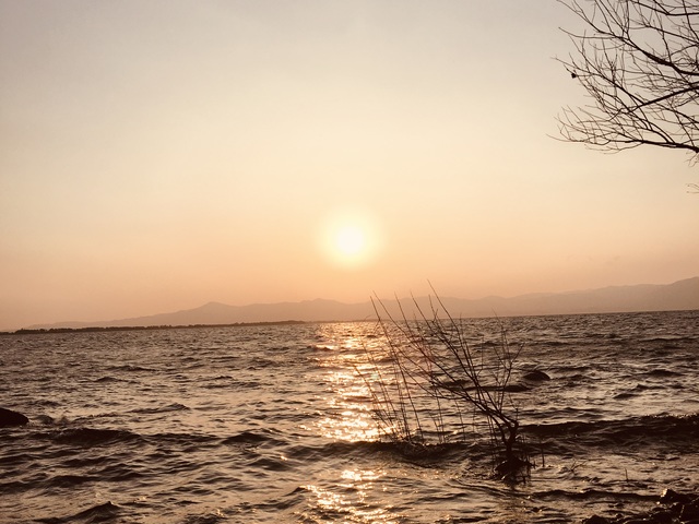 琵琶湖 夕日で心を洗い流すマインドフルネス