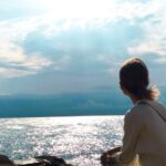 高波で命を落としそうになった６歳の江ノ島の旅から50年、ついに上陸