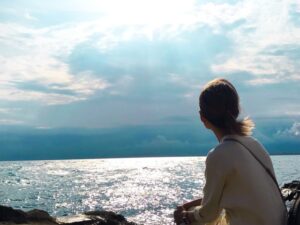 高波で命を落としそうになった6歳の江ノ島の旅から50年、ついに上陸